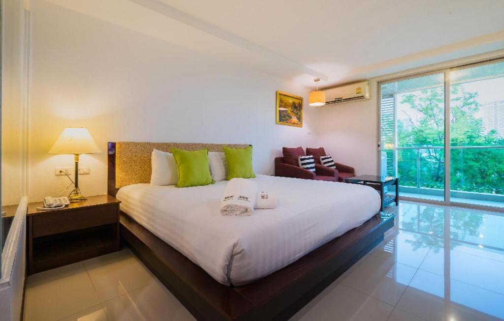 ไนซ์ เรสซิเดนซ์ Hotel กรุงเทพมหานคร ภายนอก รูปภาพ