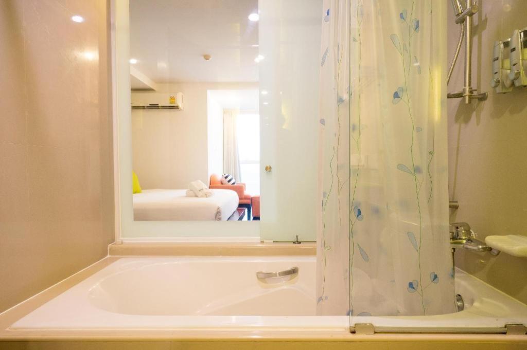 ไนซ์ เรสซิเดนซ์ Hotel กรุงเทพมหานคร ภายนอก รูปภาพ